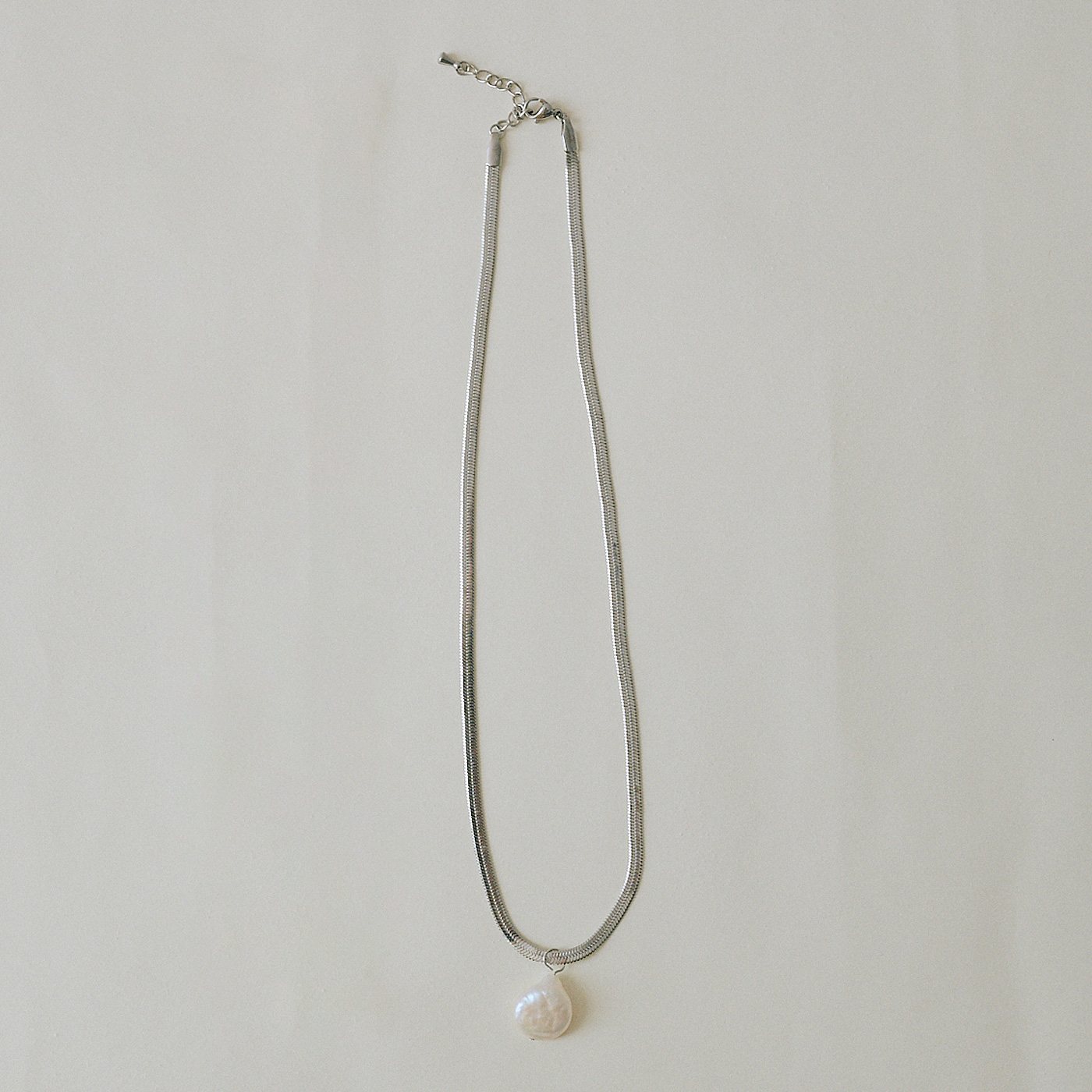 L'AMIPLUS|ひと粒バロックパール ネックレス〈シルバー〉