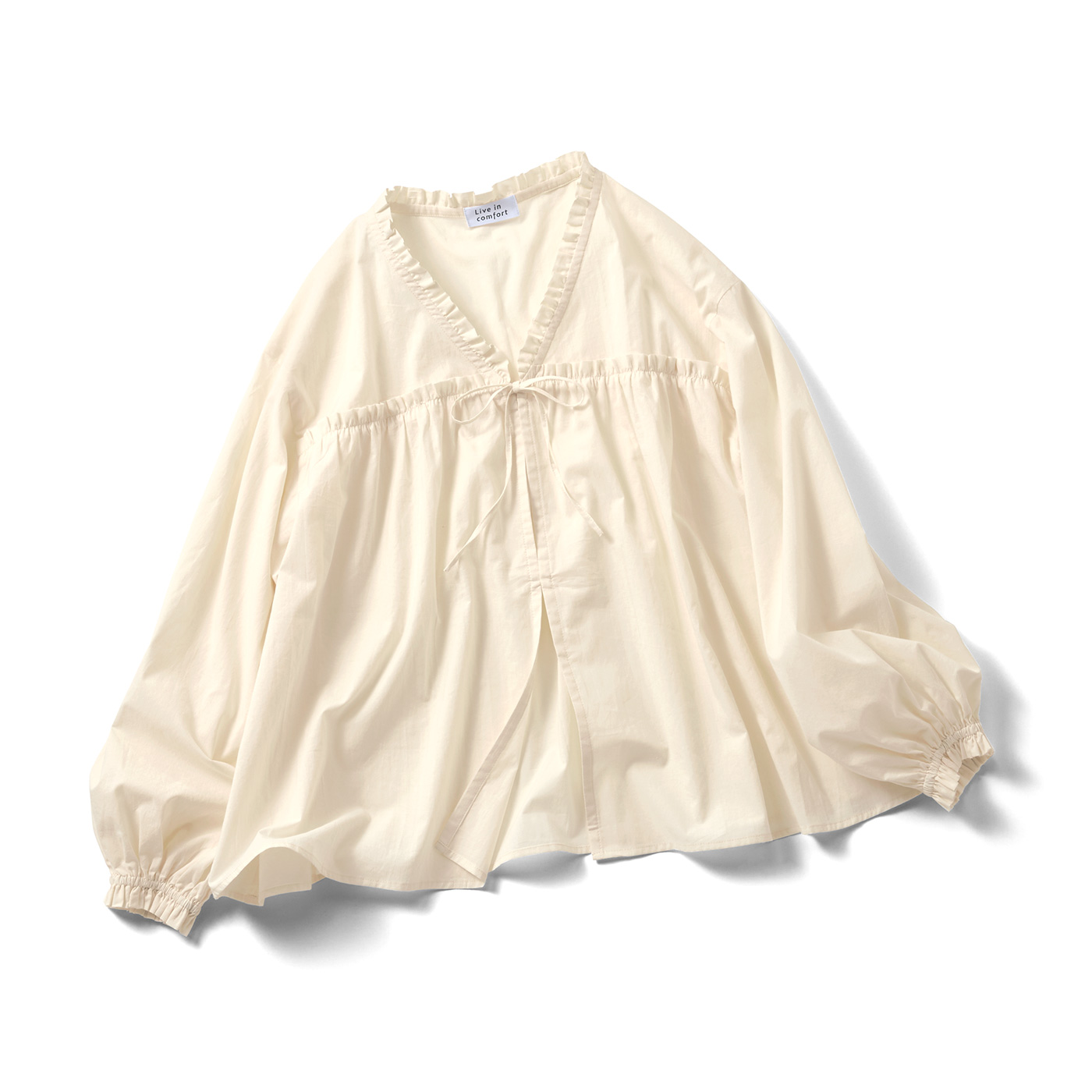 Live in  comfort|ふわりと風をまとう コットンフリルはおりブラウス〈アイボリー〉