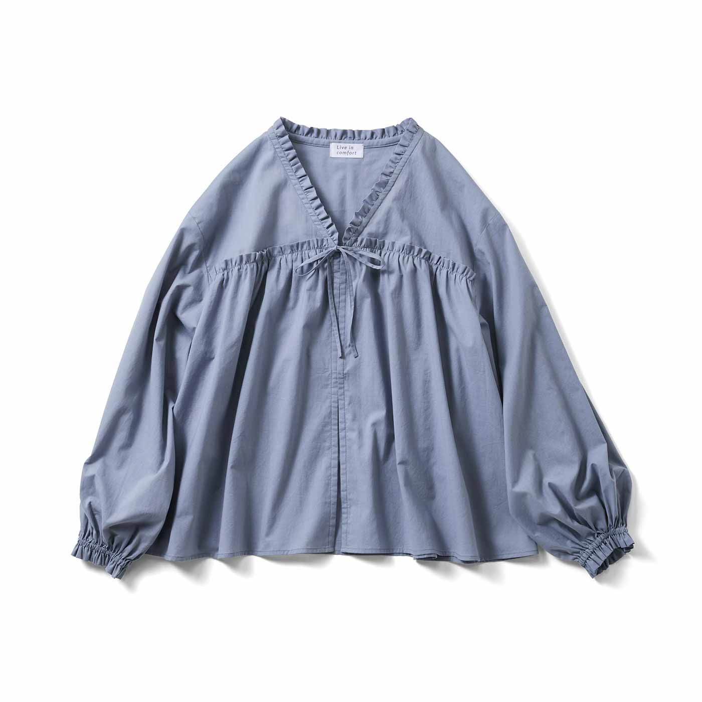 Live in  comfort|ふわりと風をまとう コットンフリルはおりブラウス〈スモークブルー〉